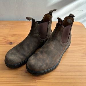 Blundstone - Rustic Brown Premium Classic Chelsea Boots